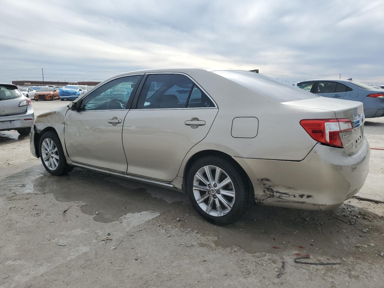 2014 TOYOTA CAMRY L - Image 2