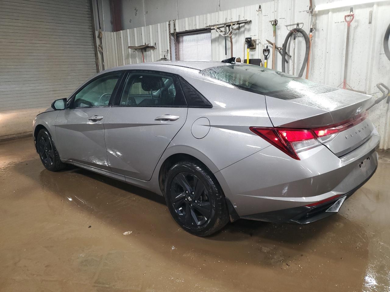 2022 HYUNDAI ELANTRA SE - Image 2
