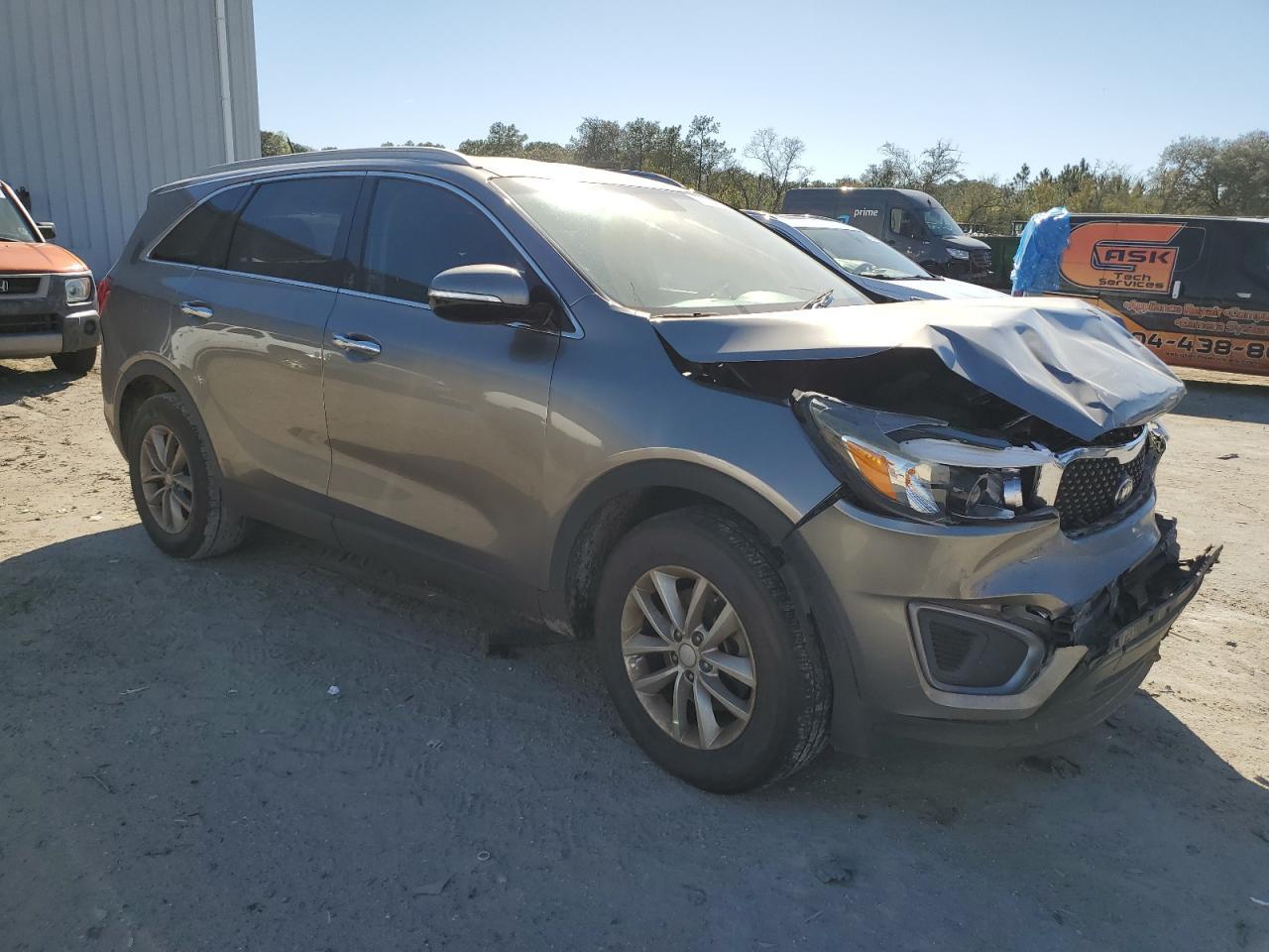 2017 KIA SORENTO LX - Фото 4