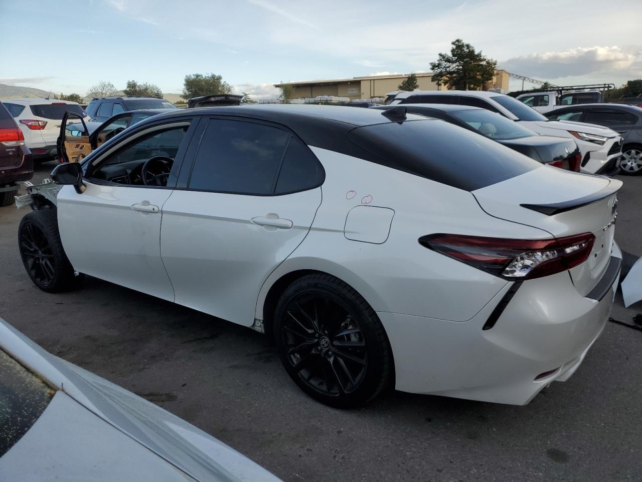 2022 TOYOTA CAMRY XSE - Фото 2