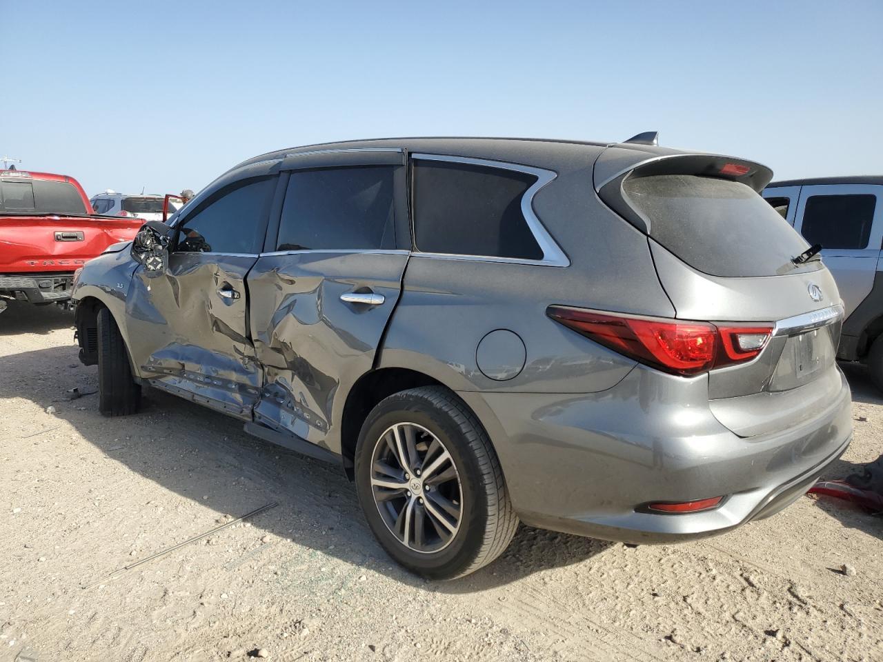 2019 INFINITI QX60 LUXE - Image 2