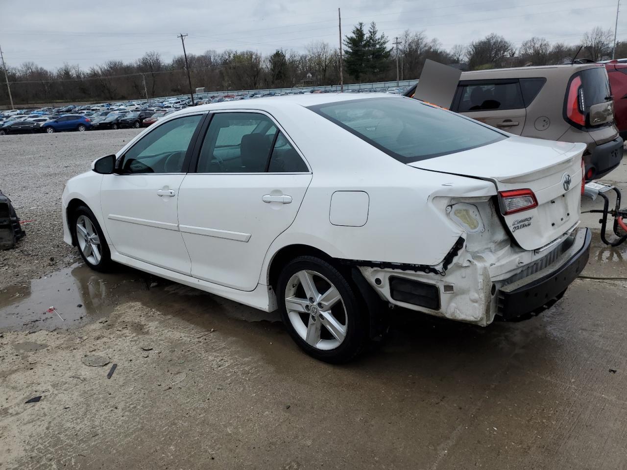2013 TOYOTA CAMRY L - Фото 2