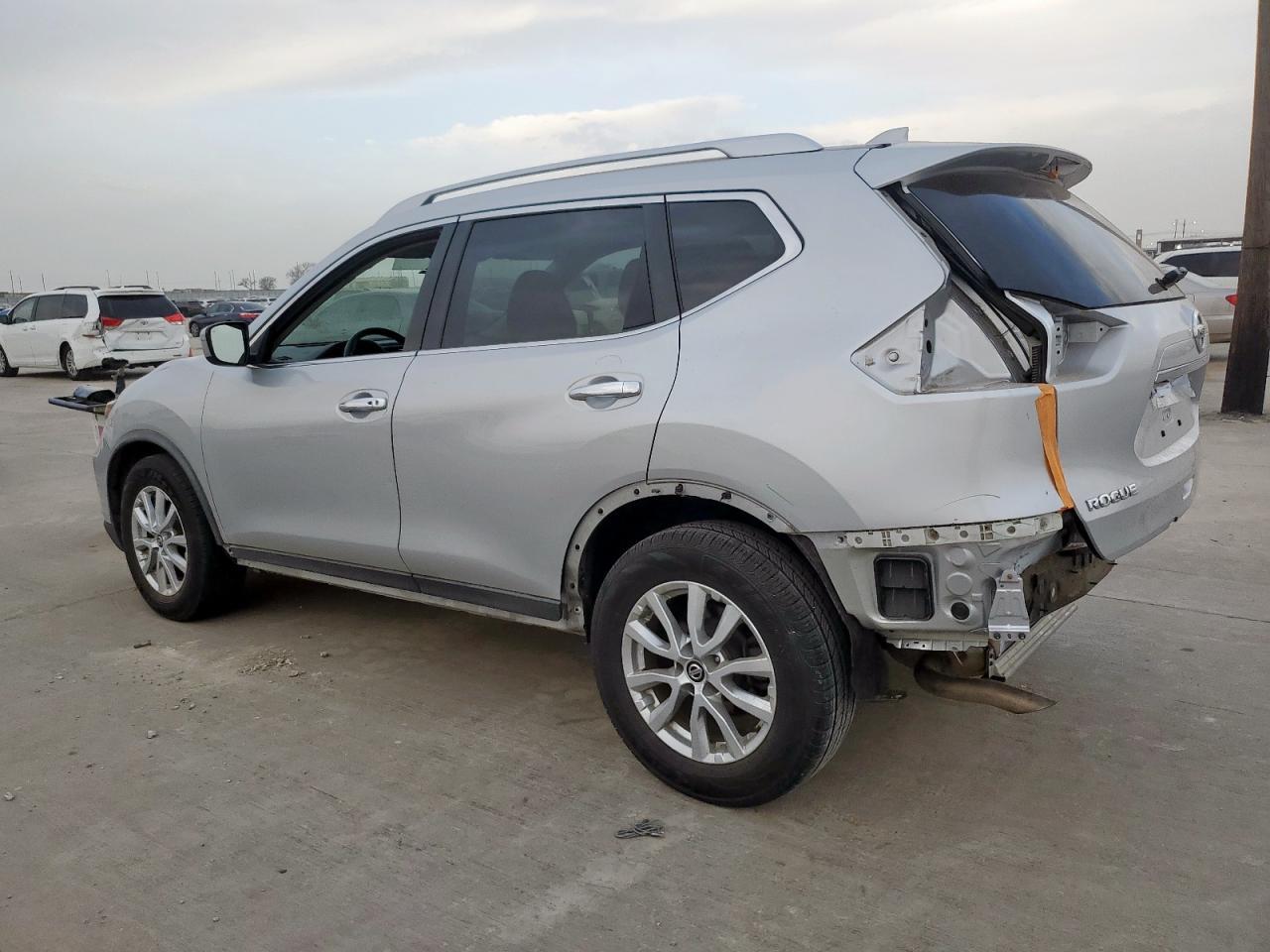 2018 NISSAN ROGUE S - Фото 2