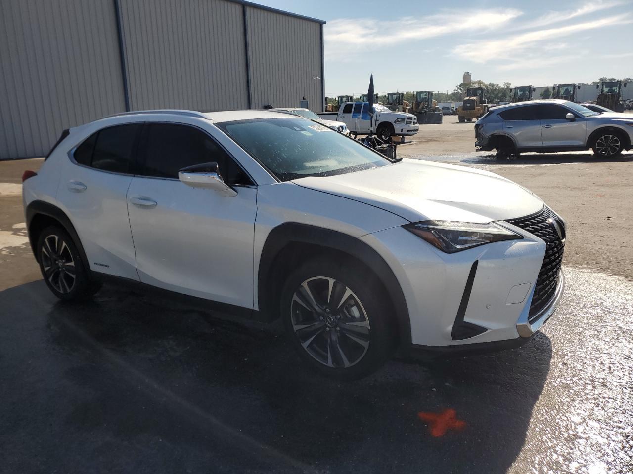2021 LEXUS UX 250H - Фото 4