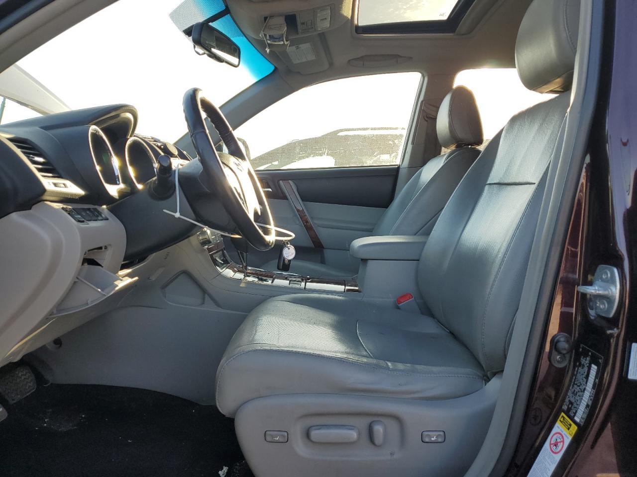 2012 TOYOTA HIGHLANDER - Image 7