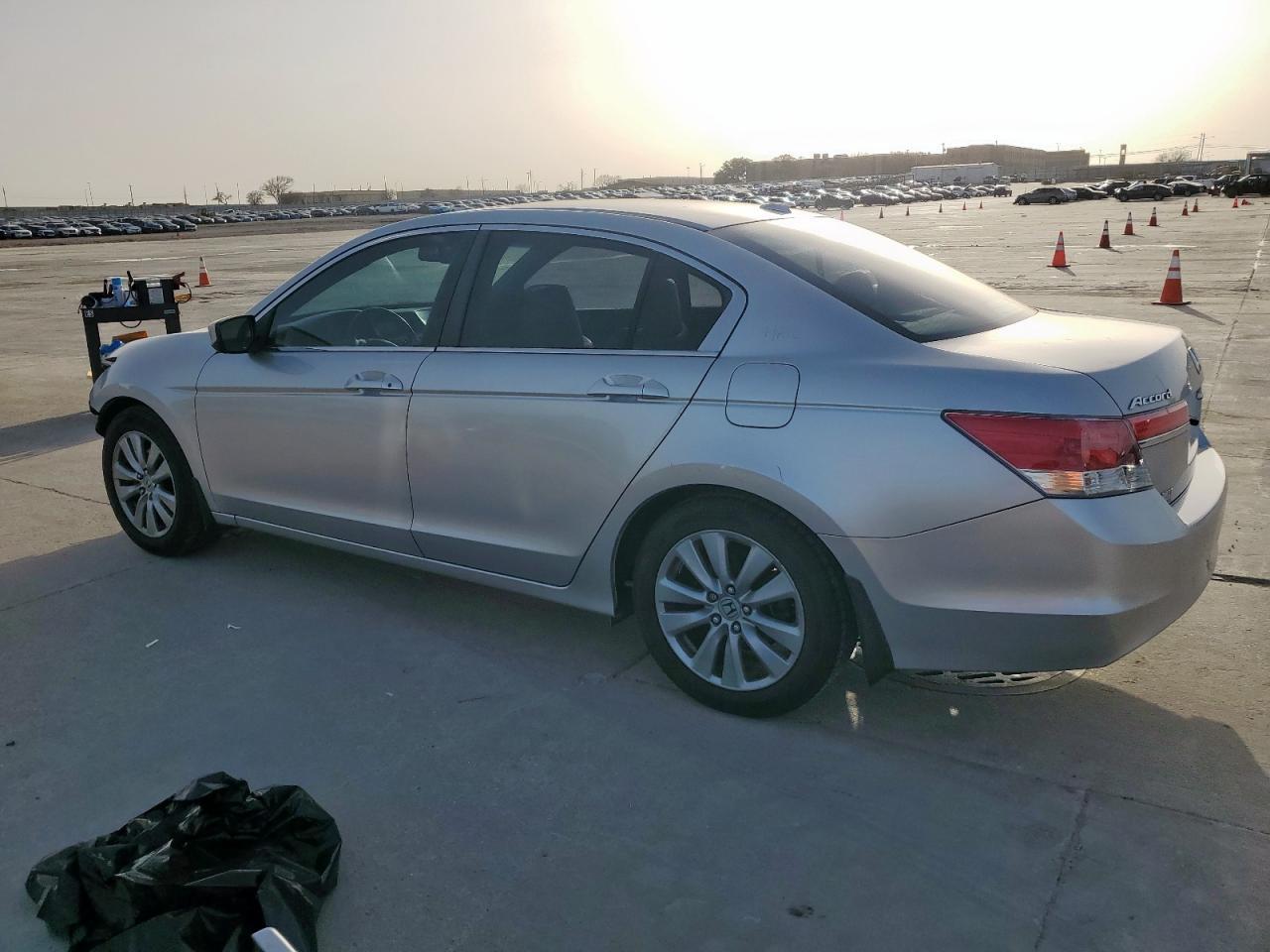 2012 HONDA ACCORD EXL - Image 2