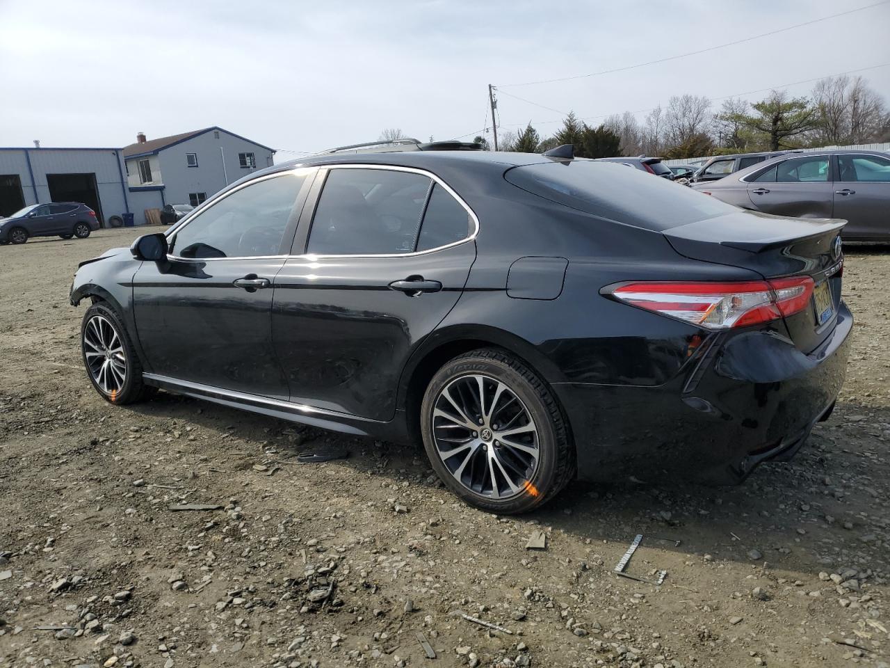 2020 TOYOTA CAMRY SE - Image 2