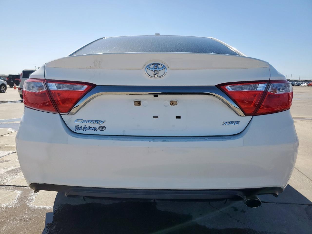 2016 TOYOTA CAMRY LE - Фото 6