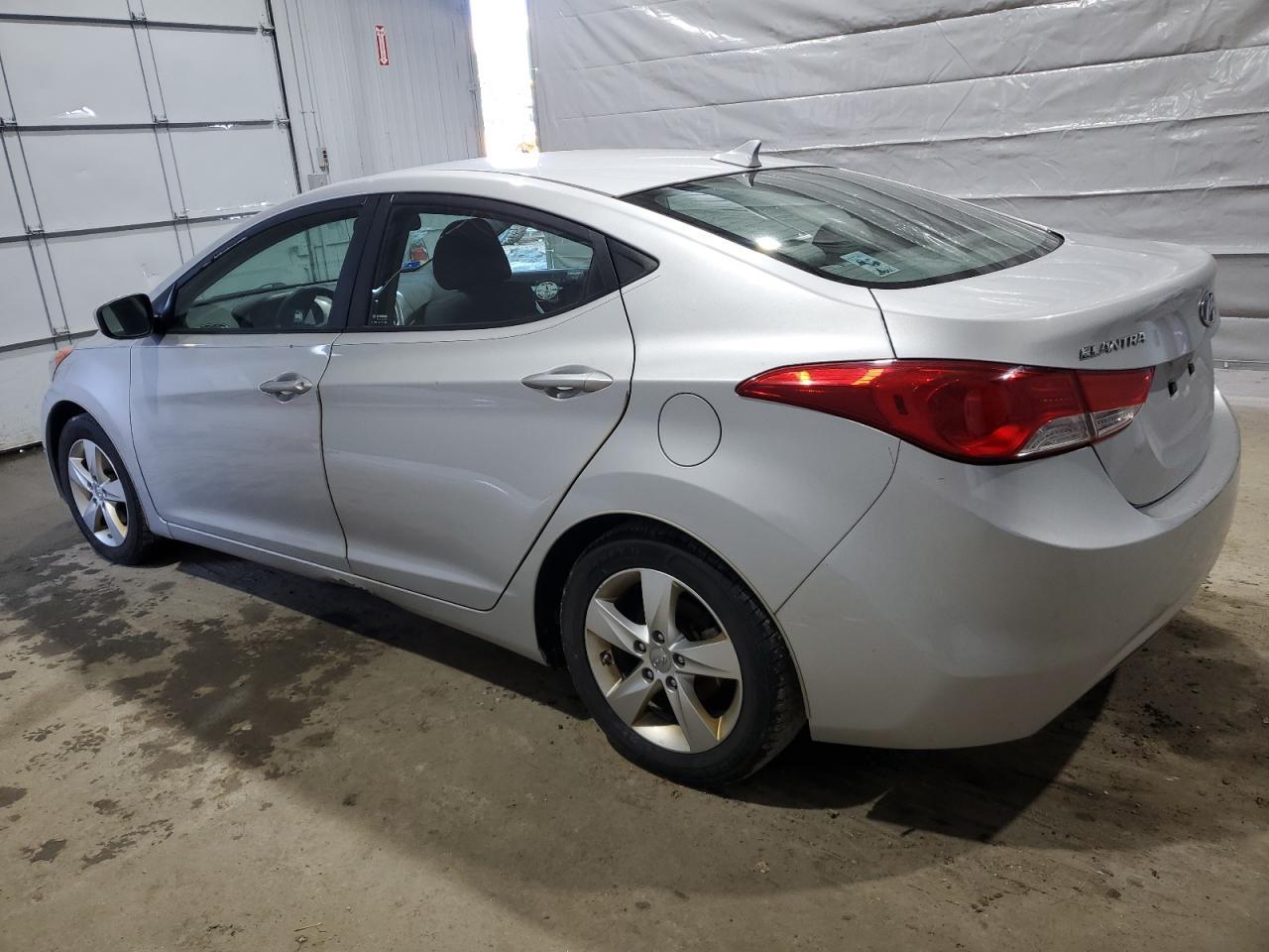 2013 HYUNDAI ELANTRA GL - Image 2