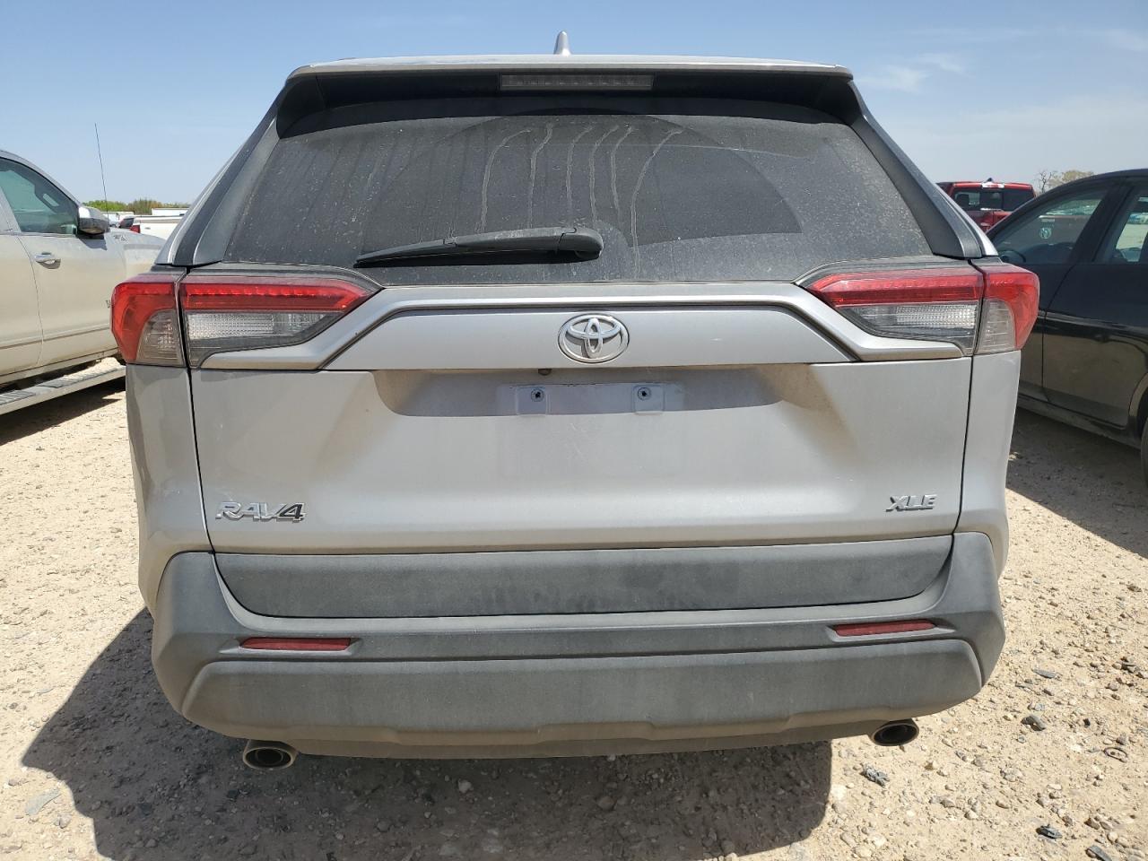 2020 TOYOTA RAV4 XLE - Image 6