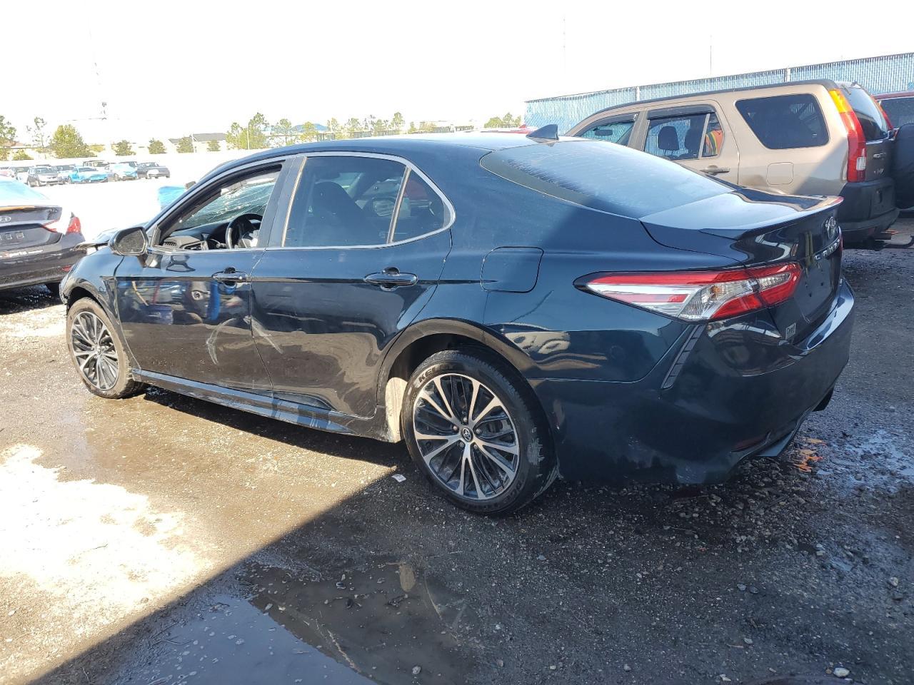 2020 TOYOTA CAMRY SE - Фото 2