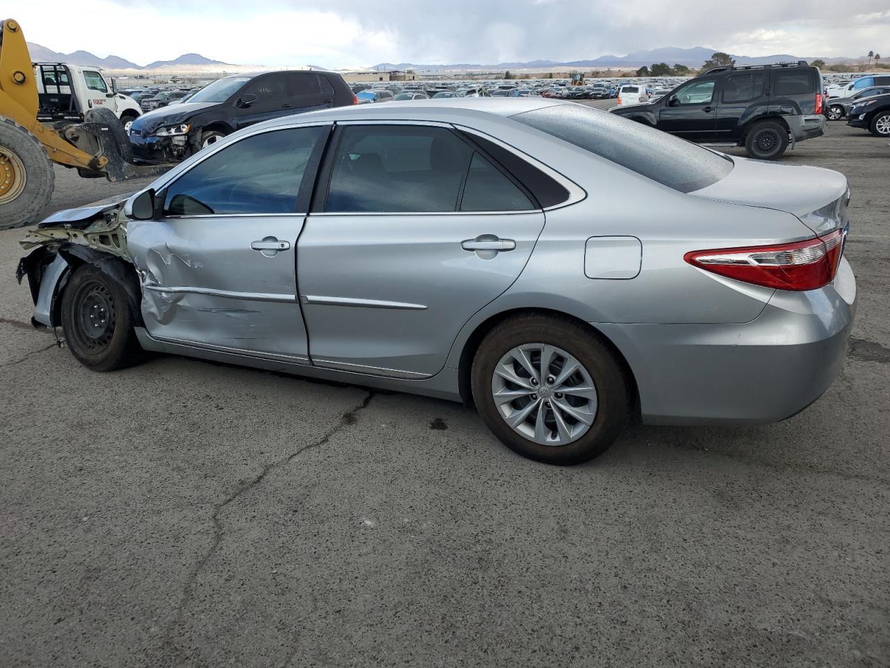 2016 TOYOTA CAMRY LE - Фото 2