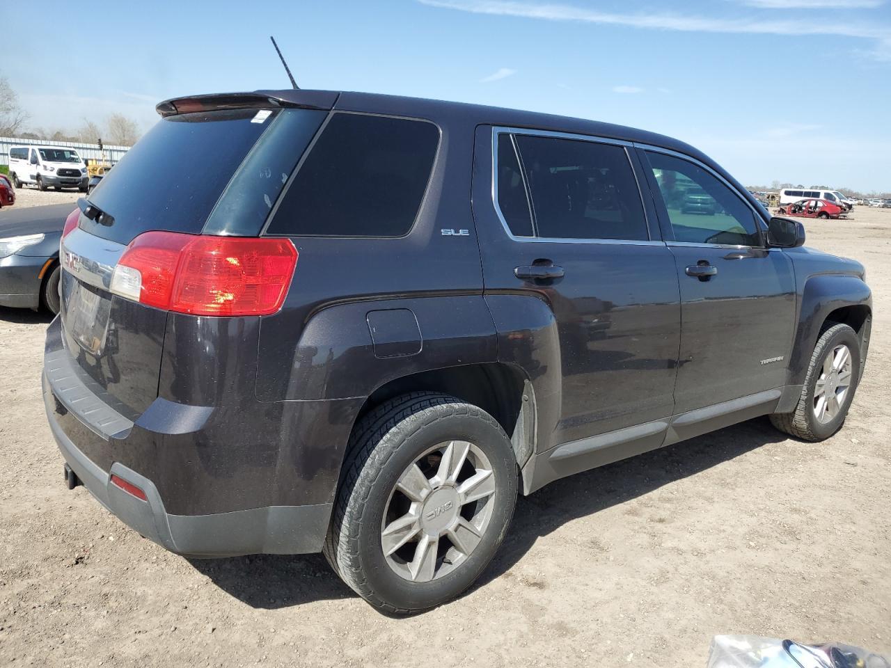 2013 GMC TERRAIN SL - Image 3