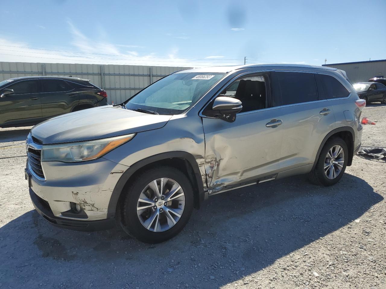 2015 TOYOTA HIGHLANDER