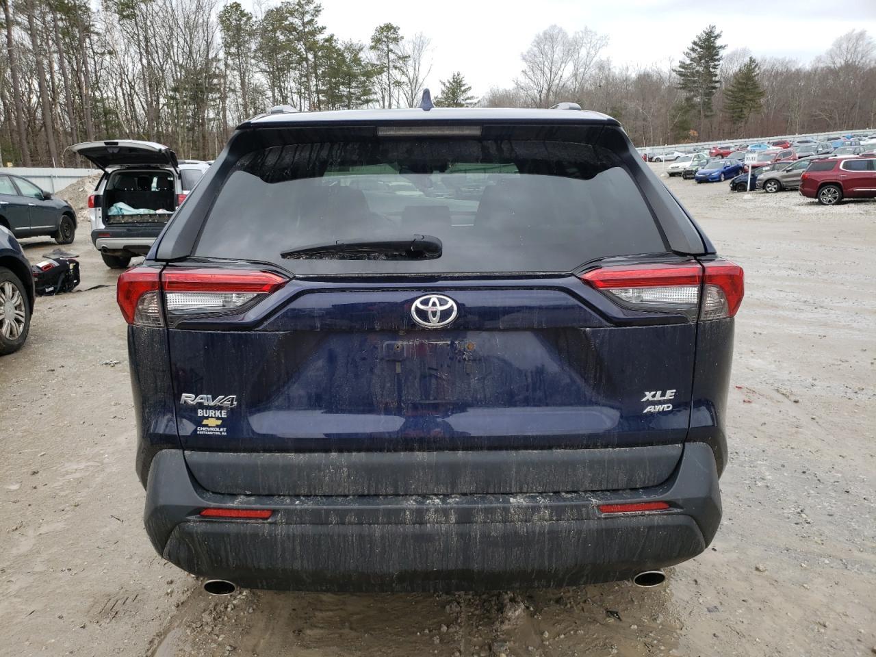 2020 TOYOTA RAV4 XLE - Фото 6