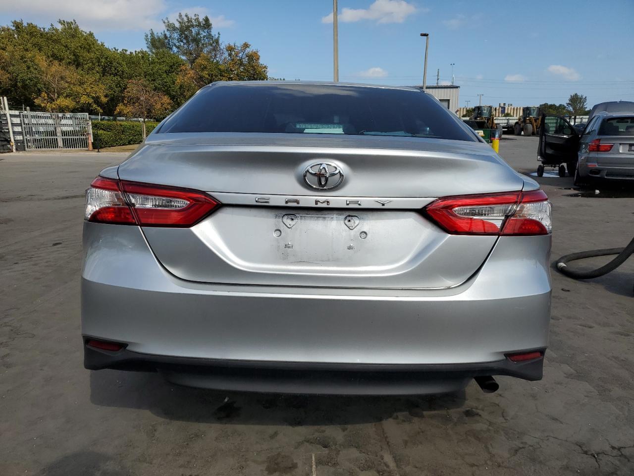2018 TOYOTA CAMRY L - Image 6