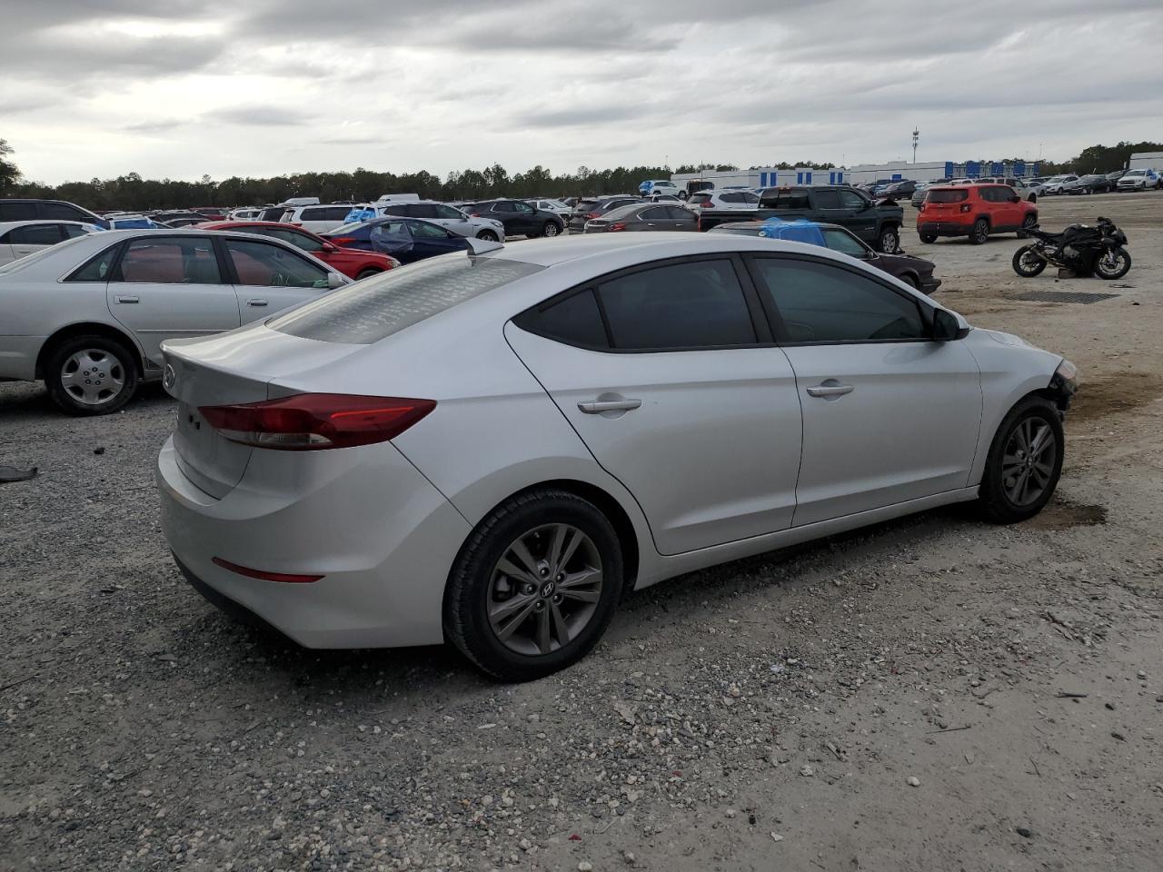 2018 HYUNDAI ELANTRA SE - Image 3