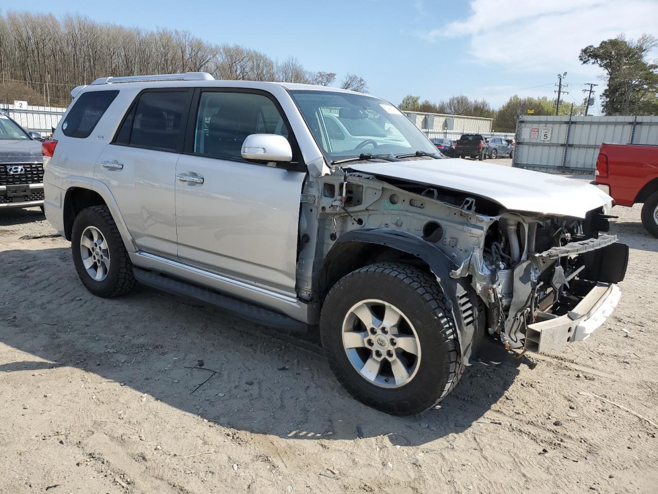 2011 TOYOTA 4RUNNER SR - Фото 4