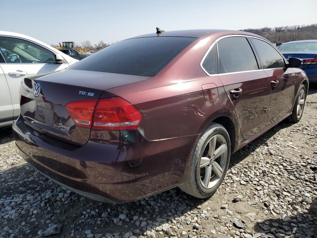 2013 VOLKSWAGEN PASSAT SE - Image 3