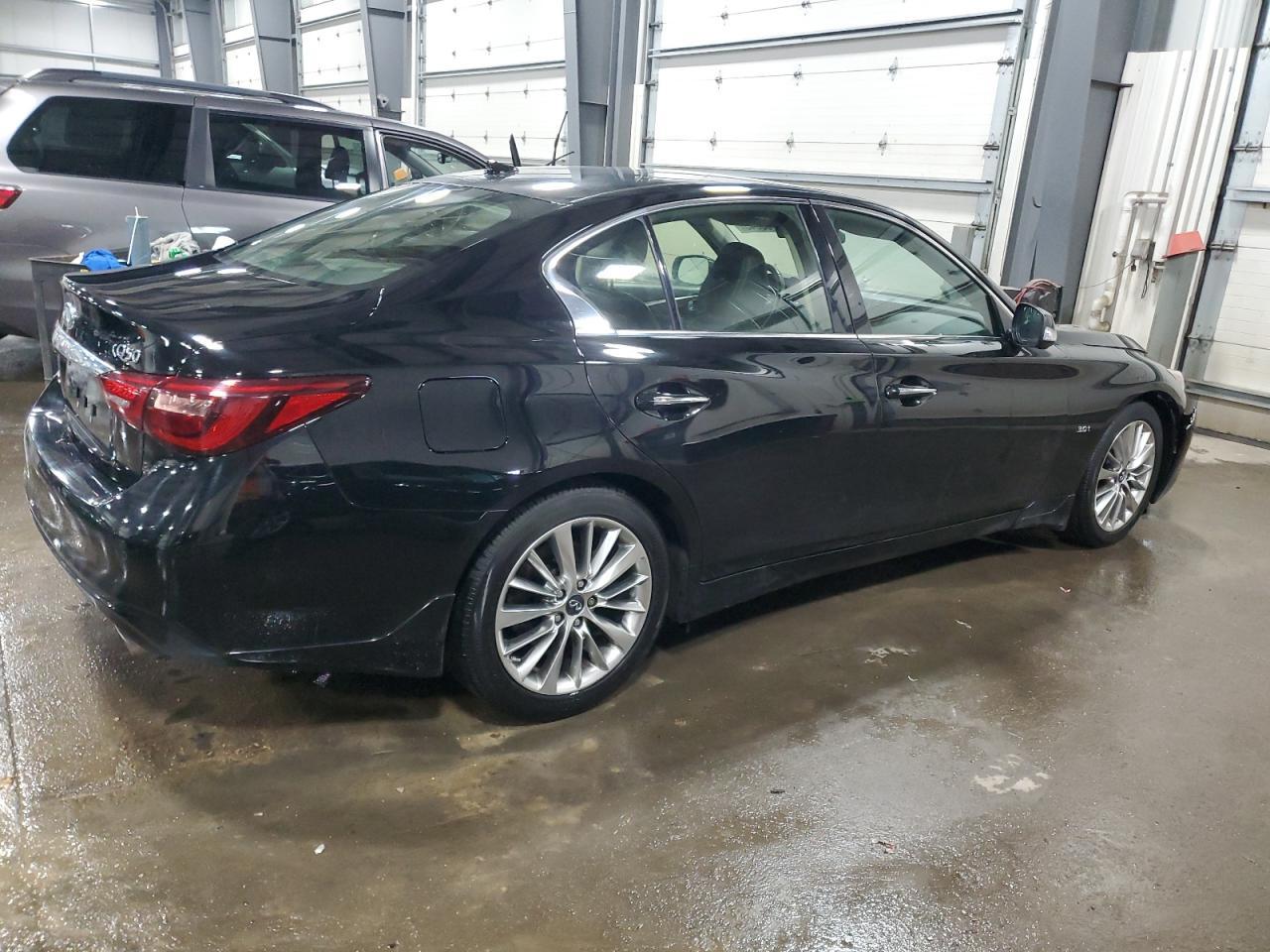 2018 INFINITI Q50 LUXE - Фото 3