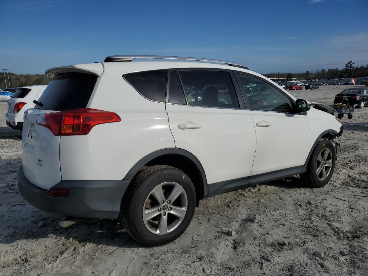 2015 TOYOTA RAV4 XLE - Фото 3