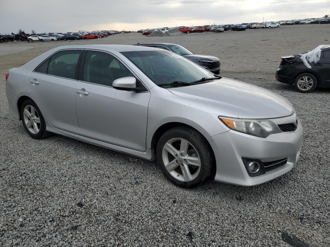 2014 TOYOTA CAMRY L - Image 4