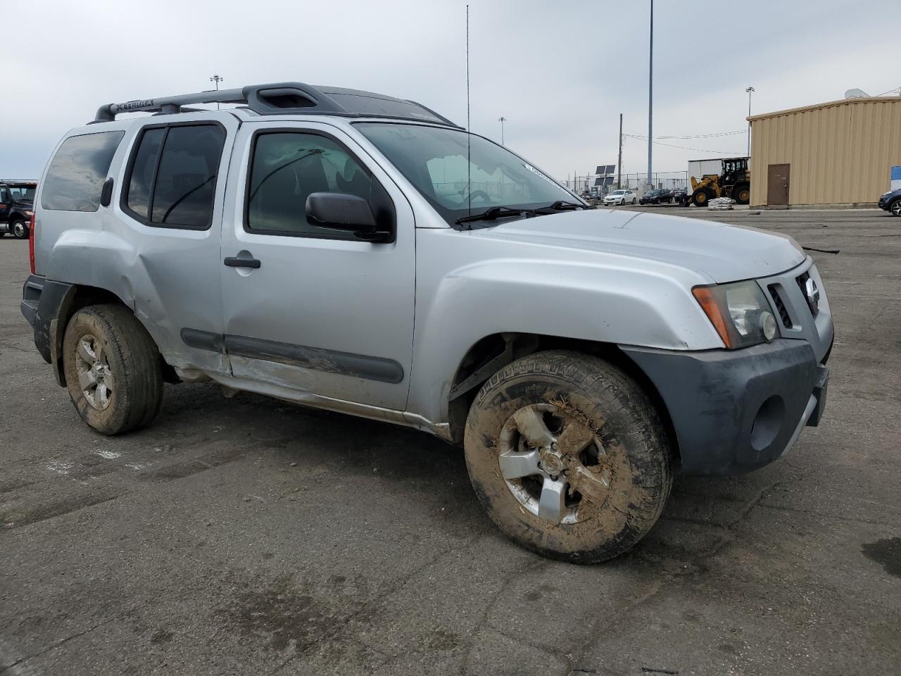 2013 NISSAN XTERRA X - Image 4