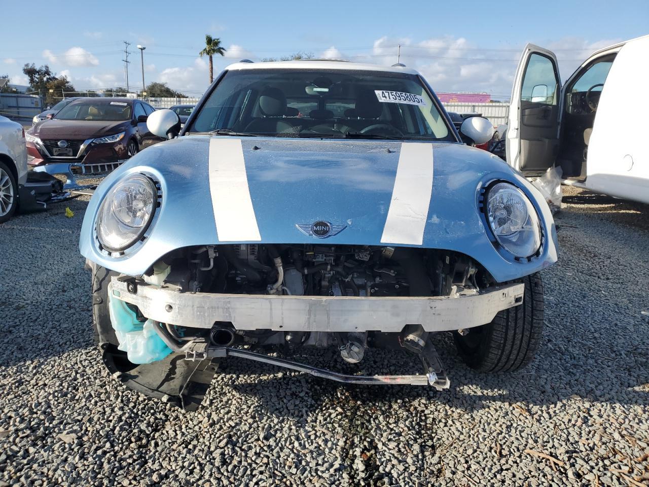 2017 MINI COOPER CLU - Image 5