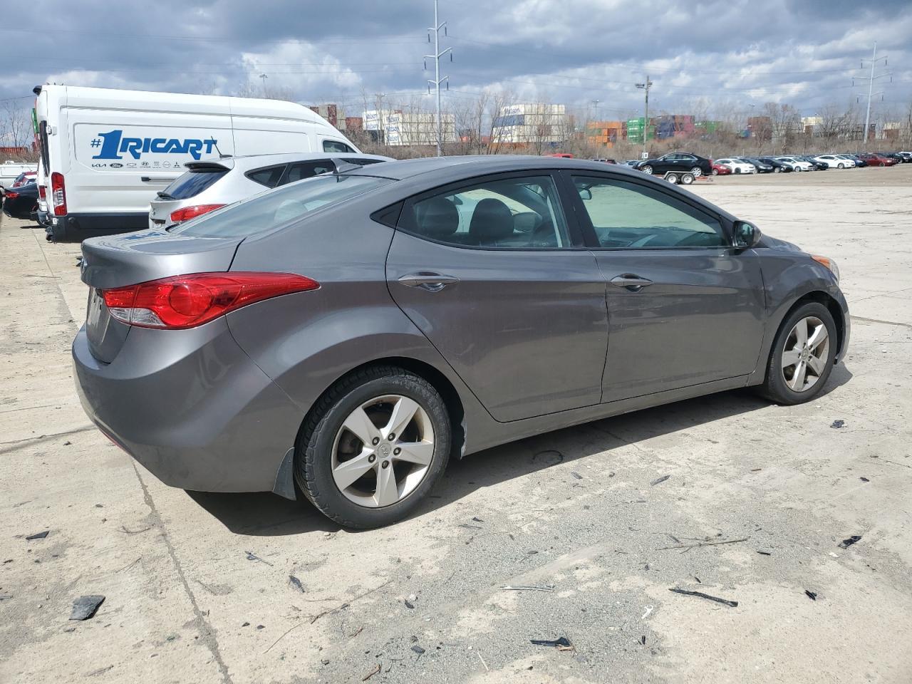 2013 HYUNDAI ELANTRA GL - Image 3