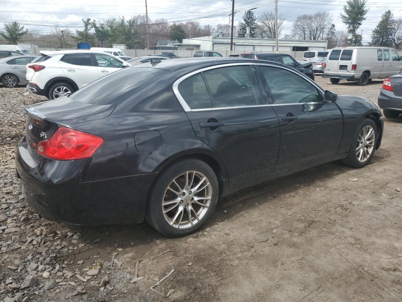 2012 INFINITI G37 - Image 3