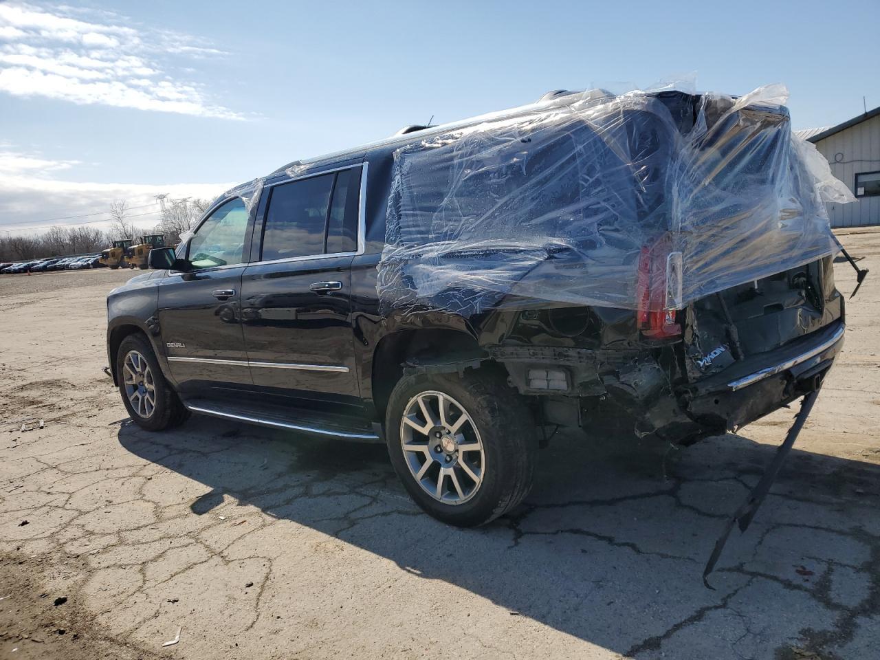 2016 GMC YUKON XL D - Фото 2