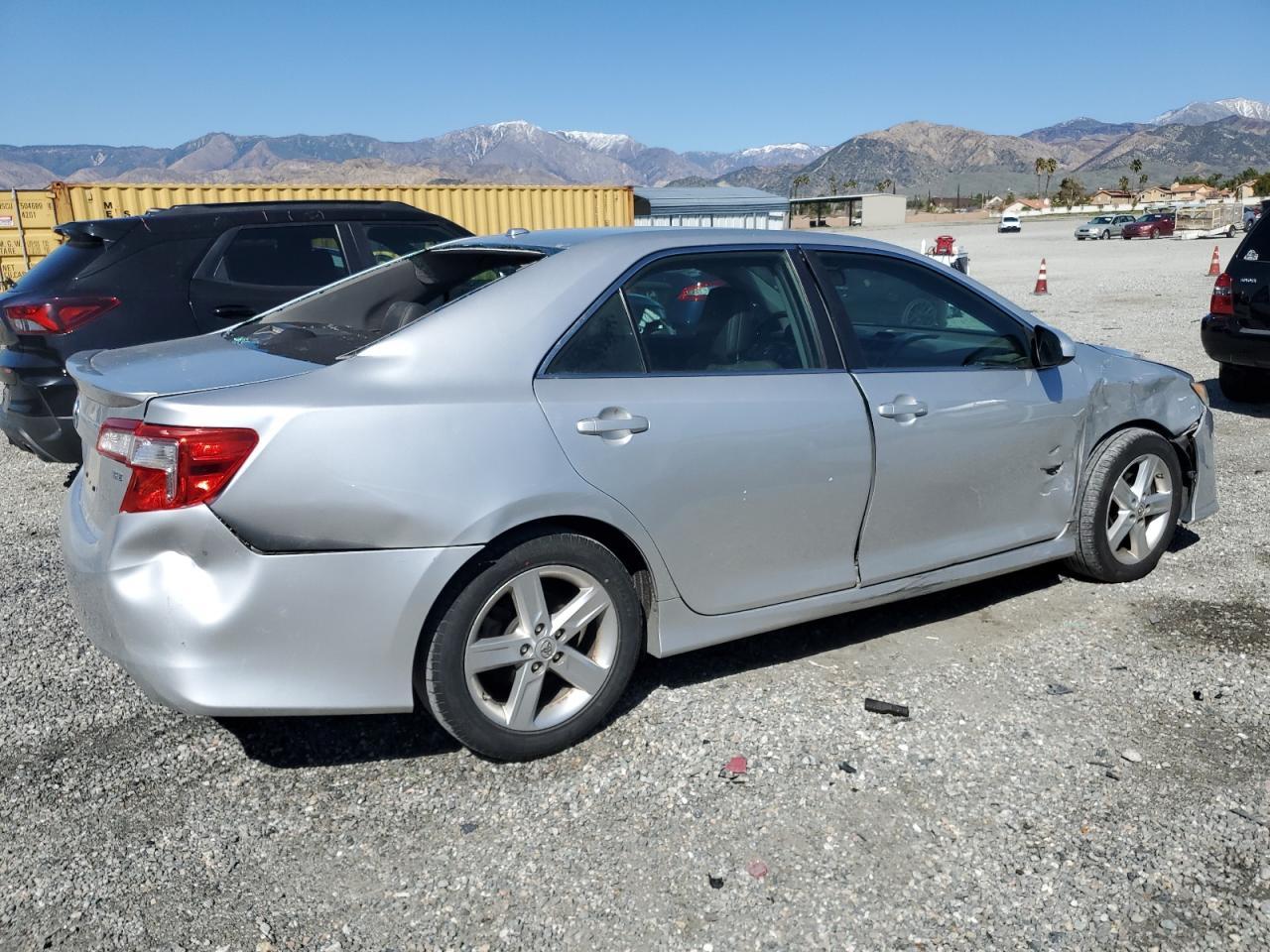 2013 TOYOTA CAMRY L - Фото 3