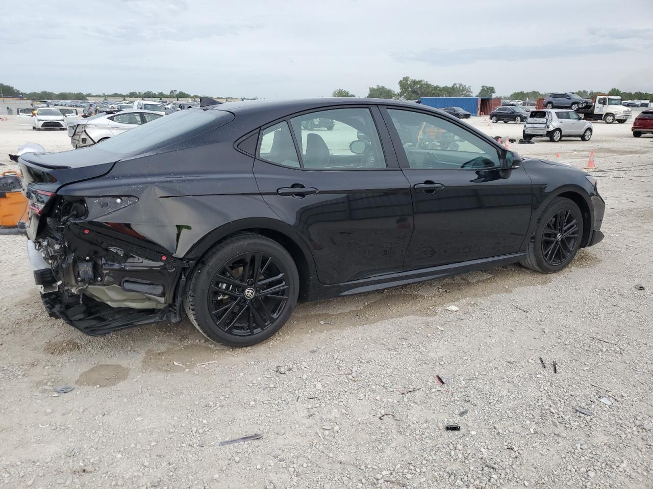 2025 TOYOTA CAMRY XSE - Фото 3