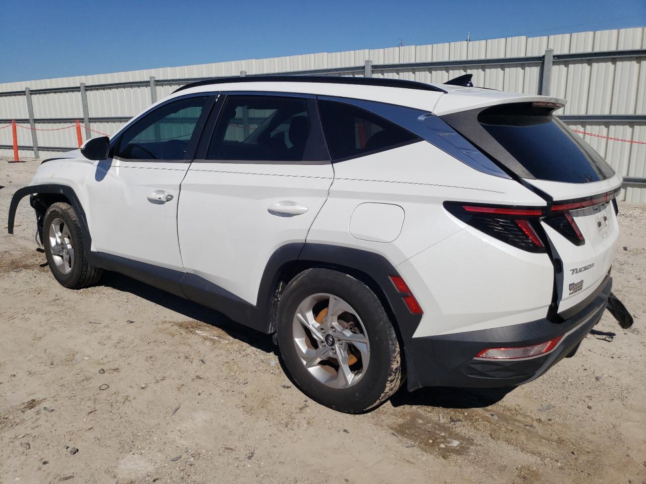 2022 HYUNDAI TUCSON SEL - Image 2