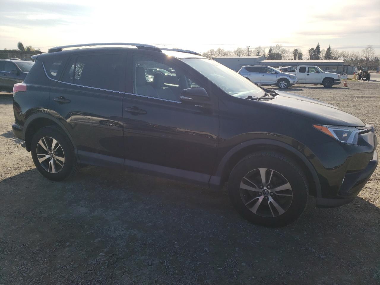 2016 TOYOTA RAV4 XLE - Фото 4