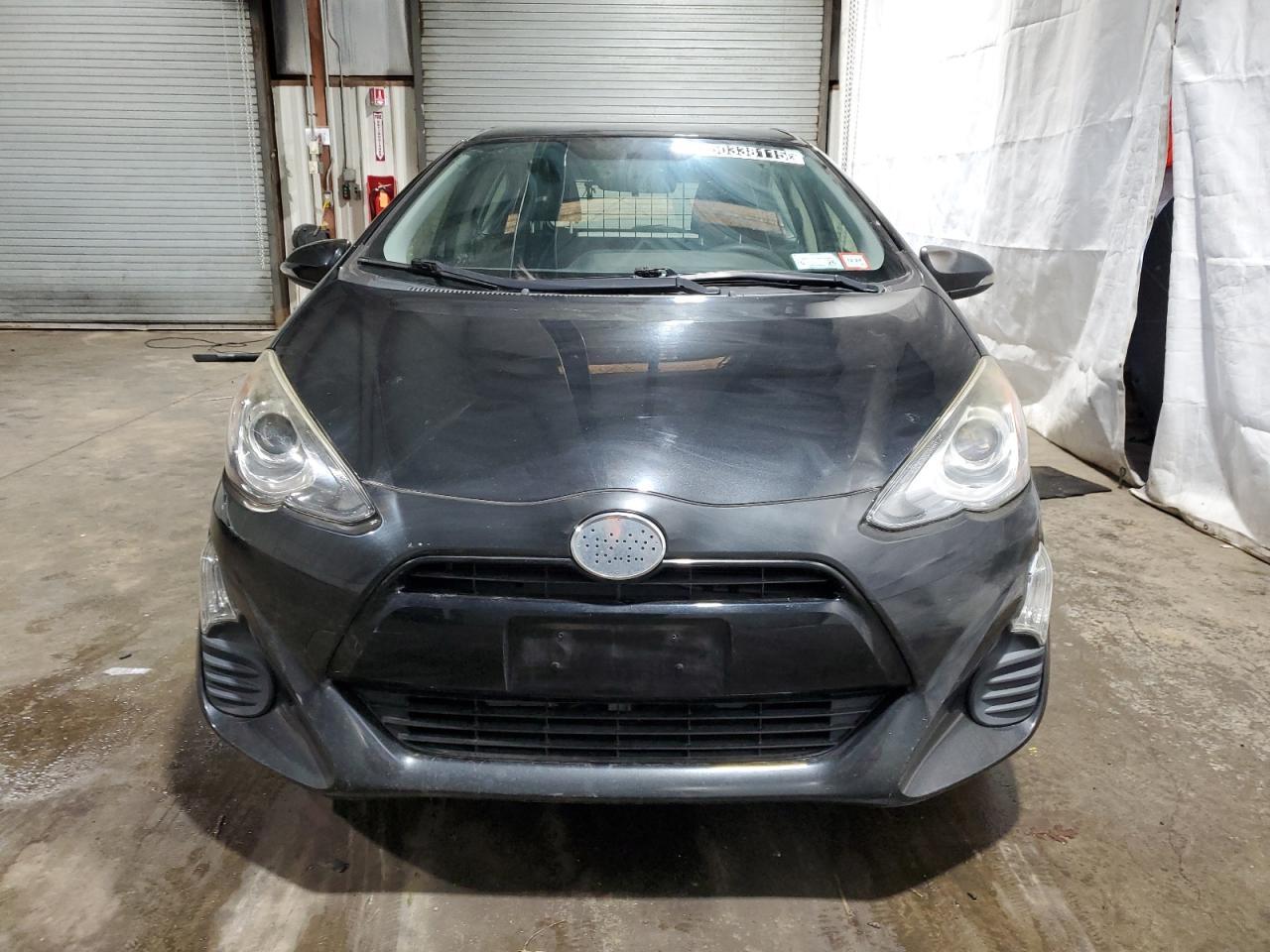 2016 TOYOTA PRIUS C - Image 5