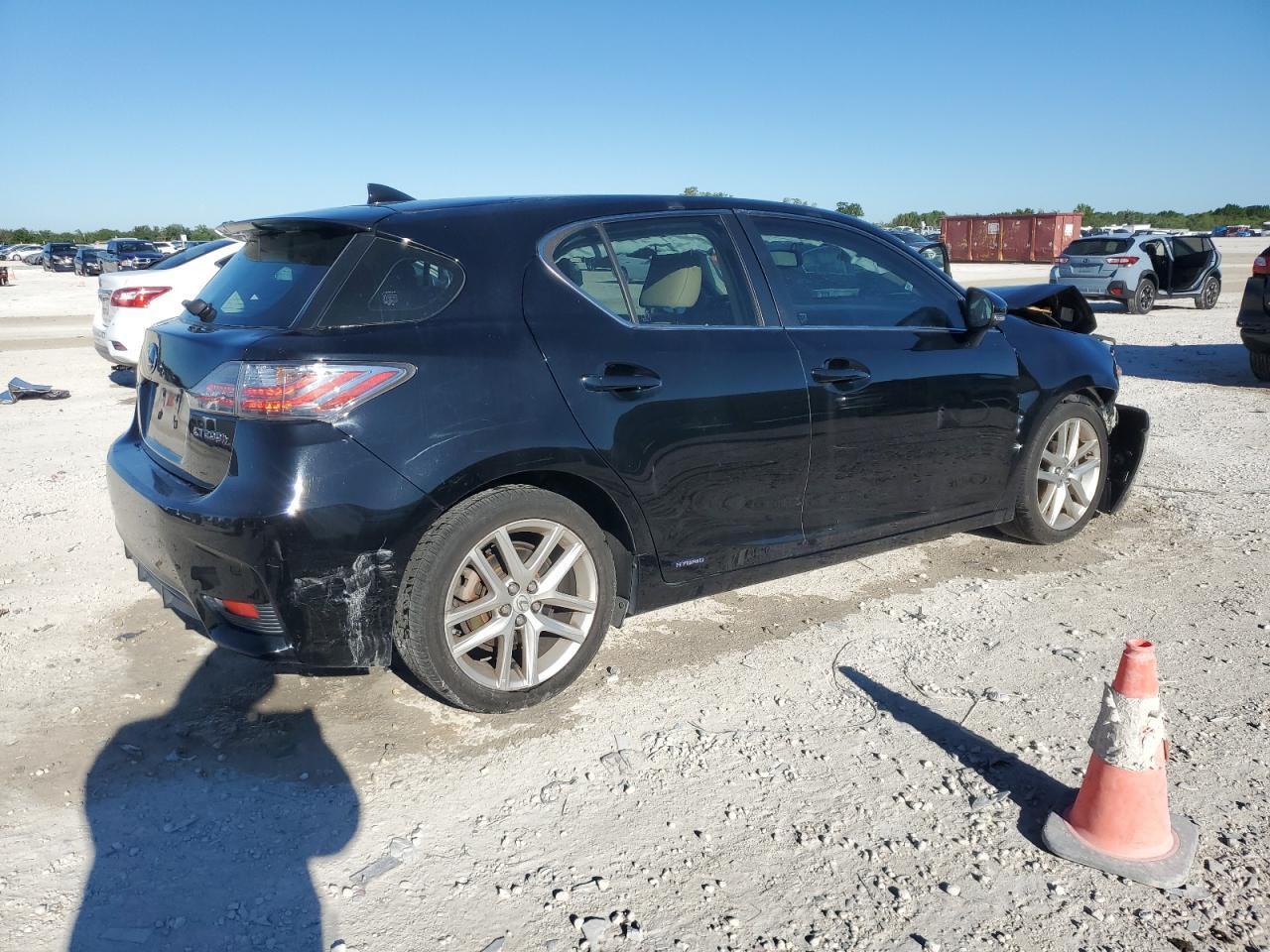 2016 LEXUS CT 200 - Image 3