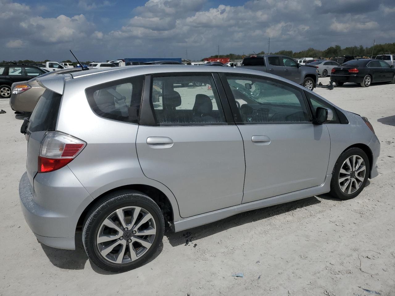 2013 HONDA FIT SPORT - Фото 3