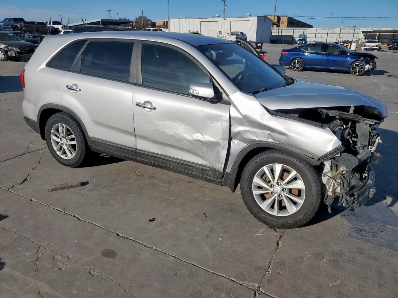 2015 KIA SORENTO LX - Image 4