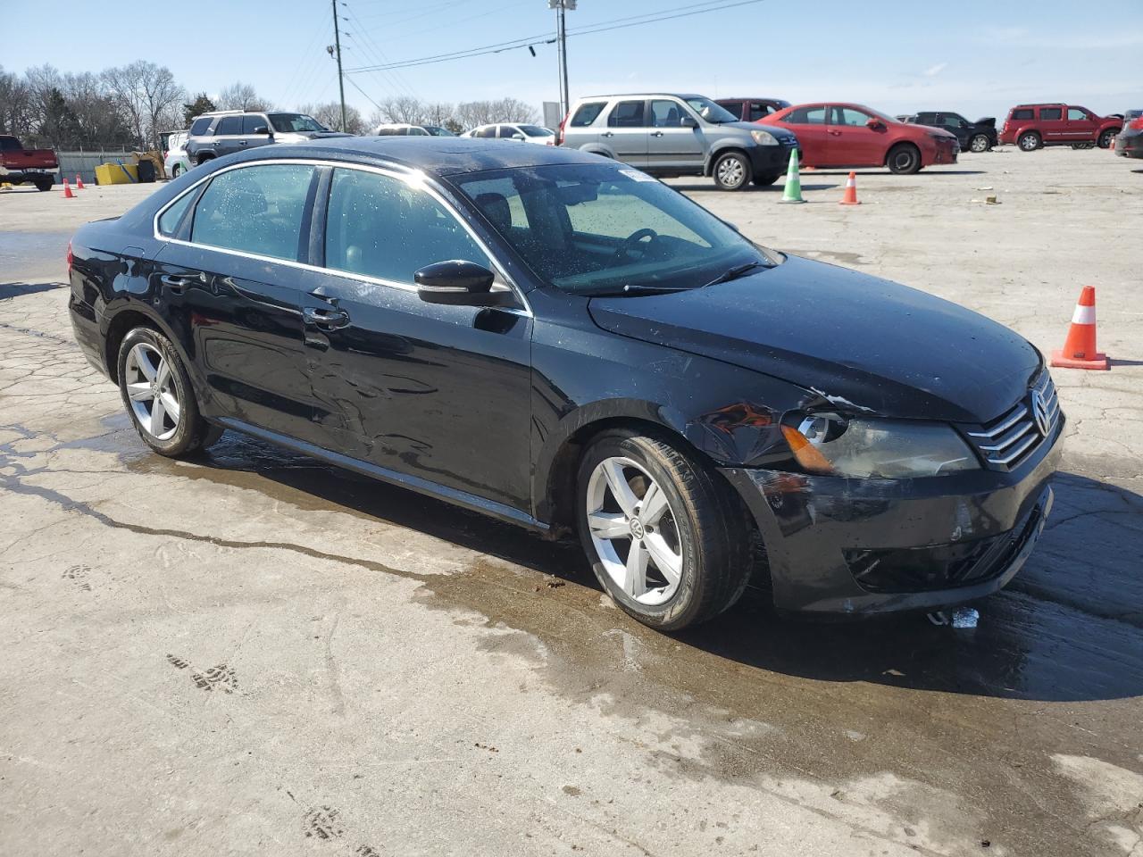 2013 VOLKSWAGEN PASSAT SE - Image 4