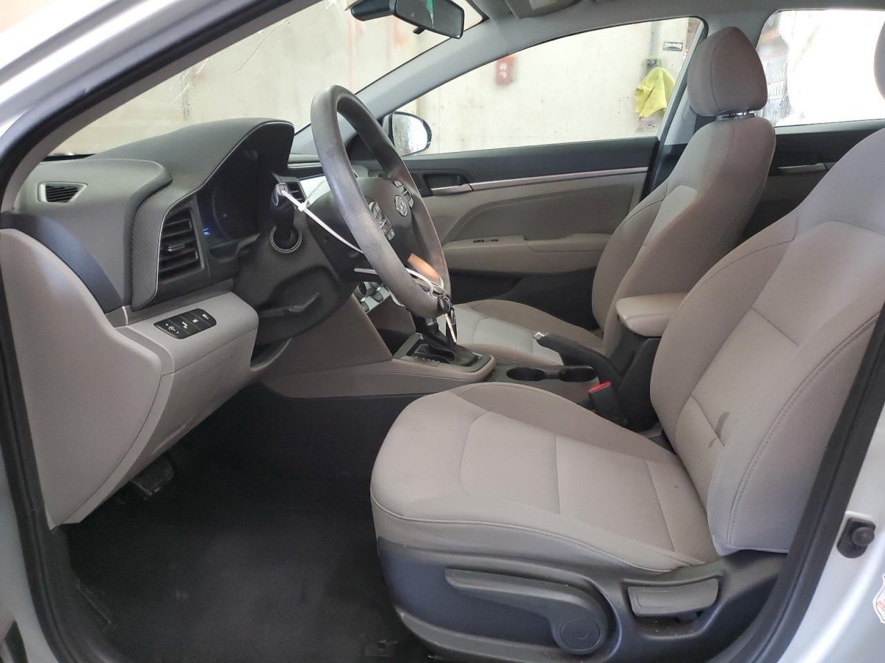 2019 HYUNDAI ELANTRA SE - Фото 7