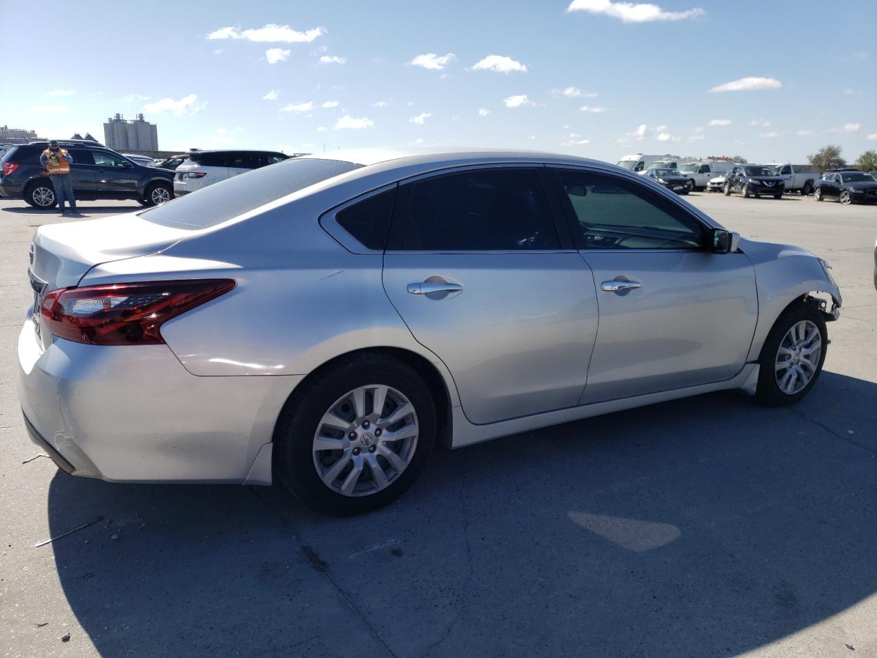 2017 NISSAN ALTIMA 2.5 - Фото 3
