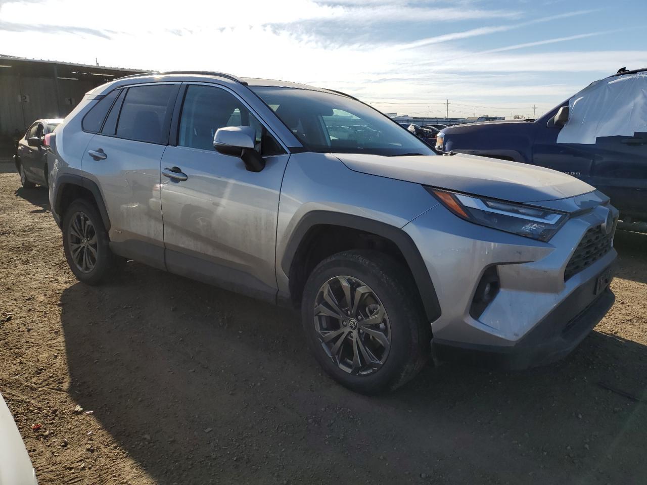 2022 TOYOTA RAV4 XLE P - Image 4