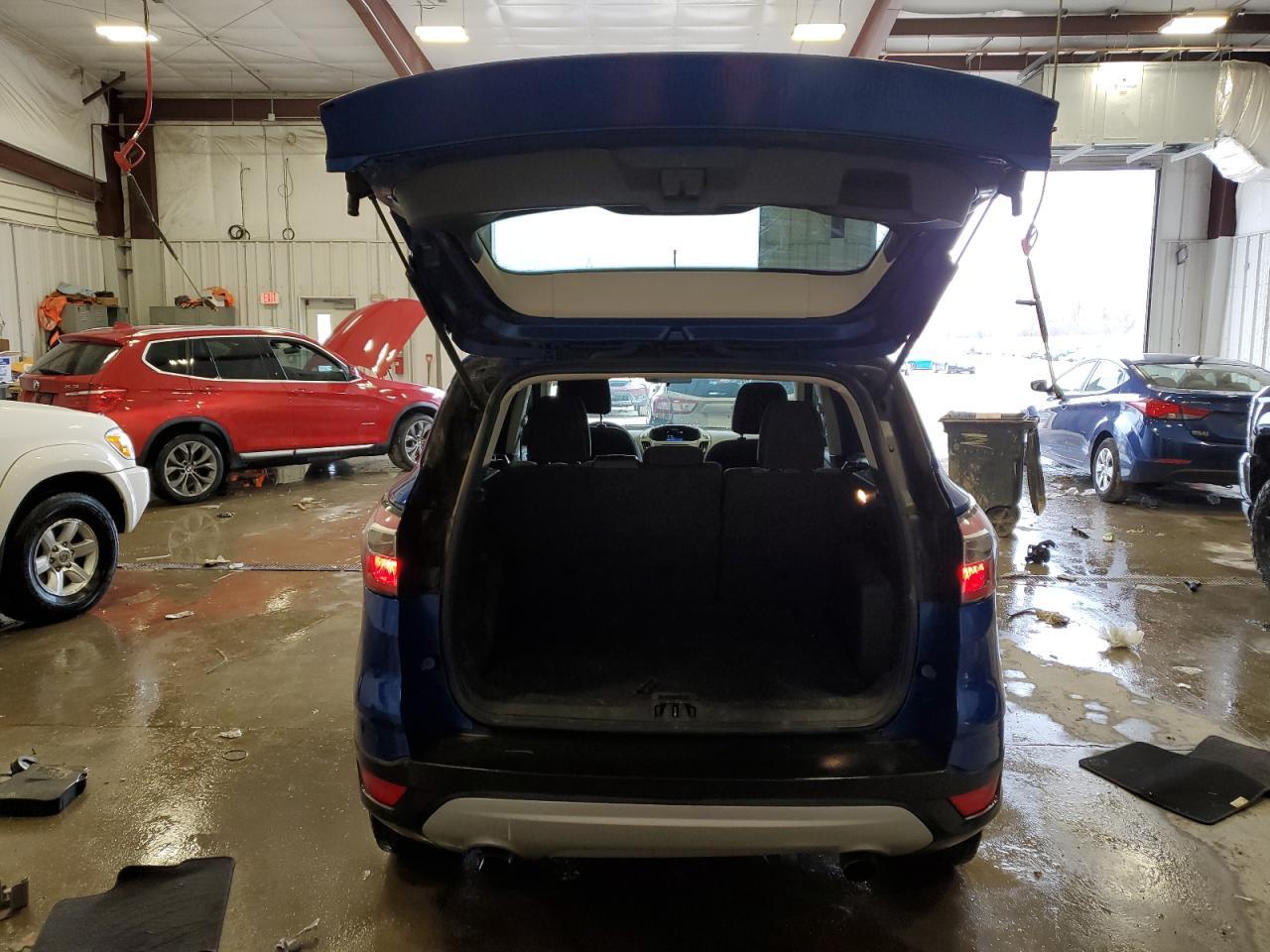 2017 FORD ESCAPE SE - Фото 6