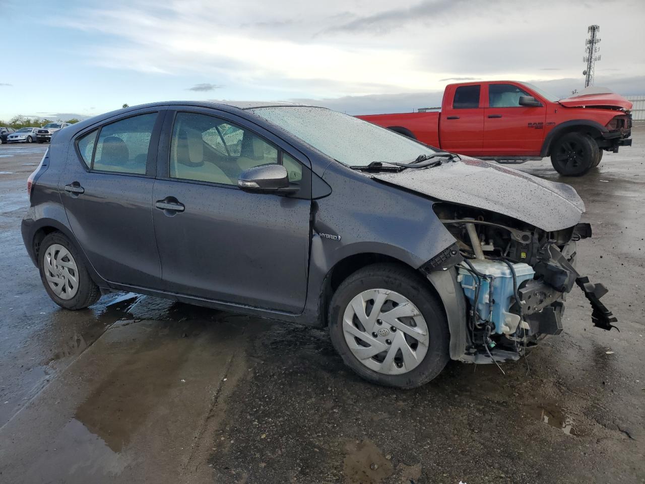 2016 TOYOTA PRIUS C - Фото 4