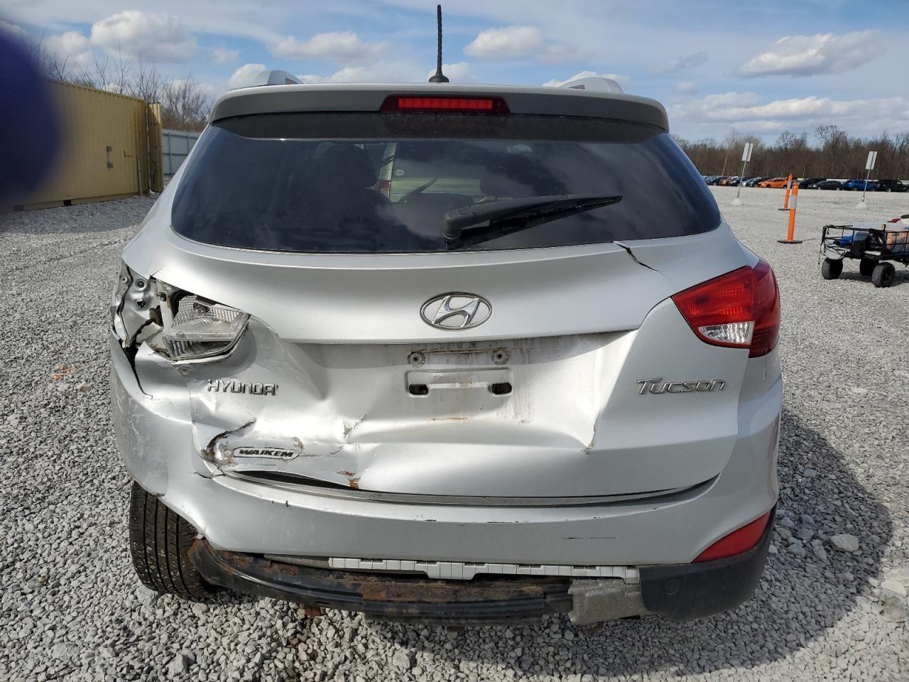 2012 HYUNDAI TUCSON GLS - Image 6