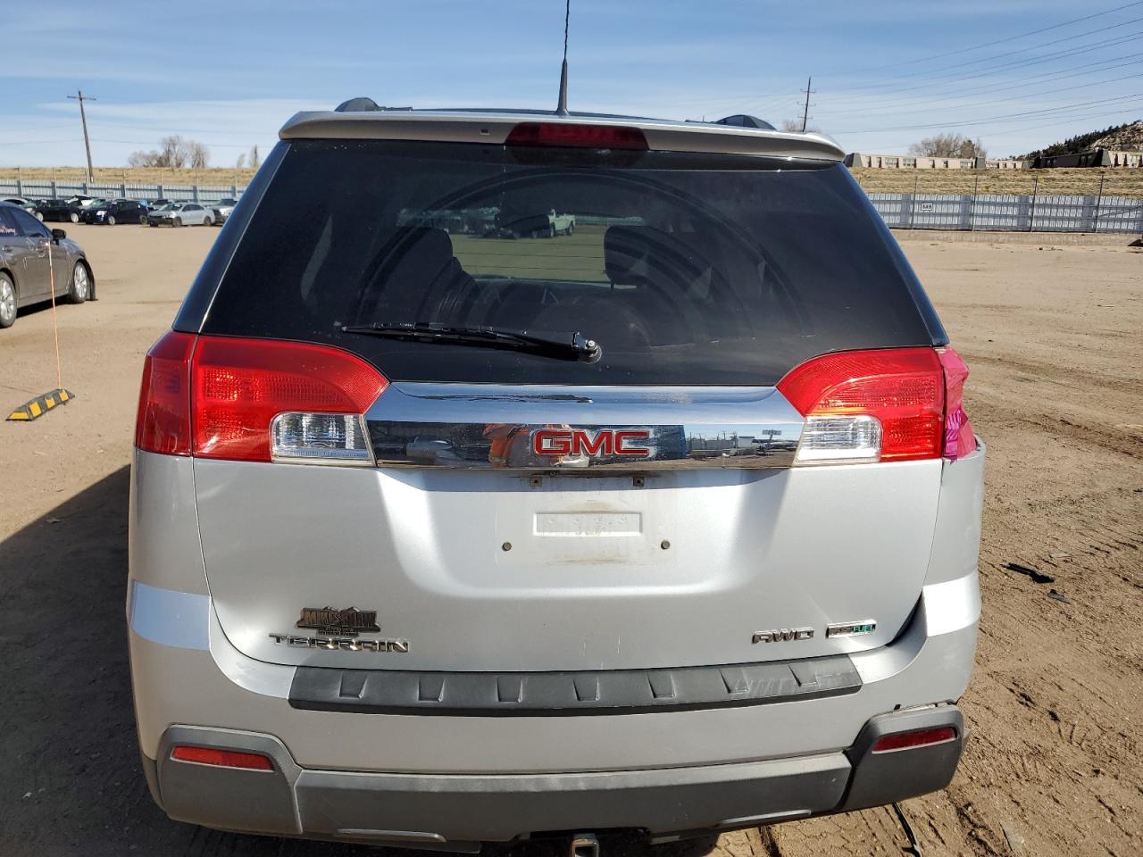 2012 GMC TERRAIN SL - Image 6