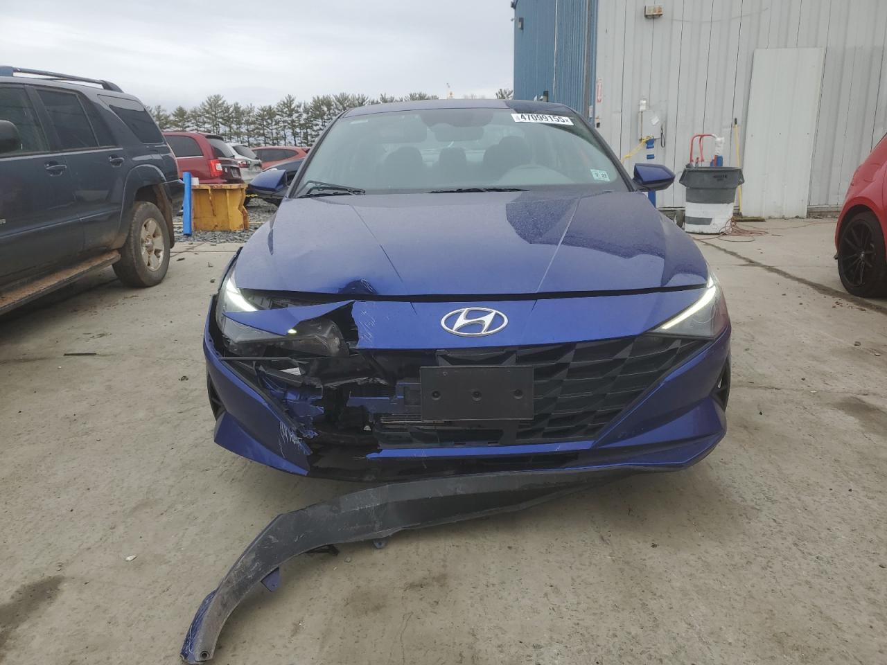 2022 HYUNDAI ELANTRA SE - Image 5