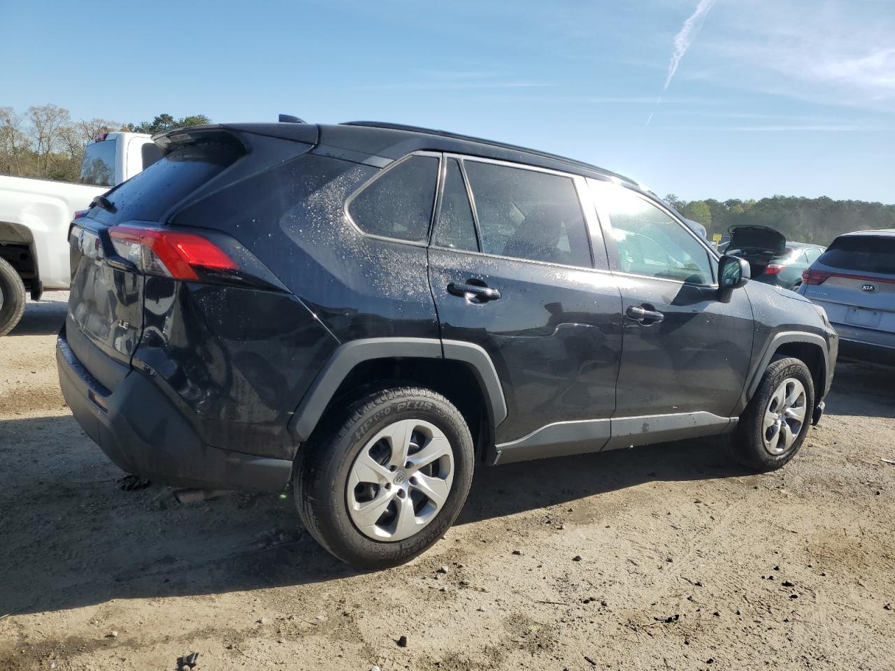 2021 TOYOTA RAV4 LE - Фото 3