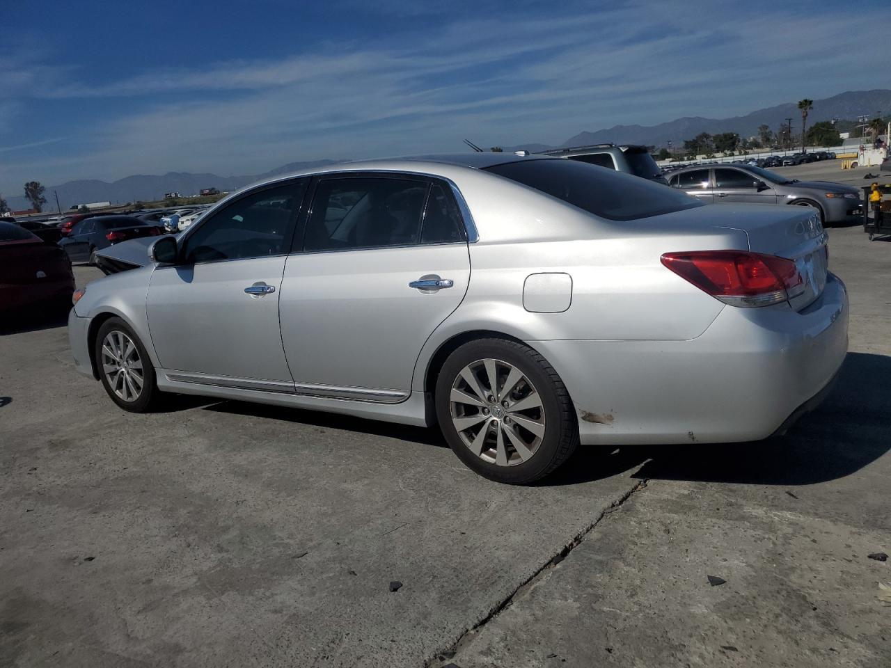 2011 TOYOTA AVALON BAS - Image 2